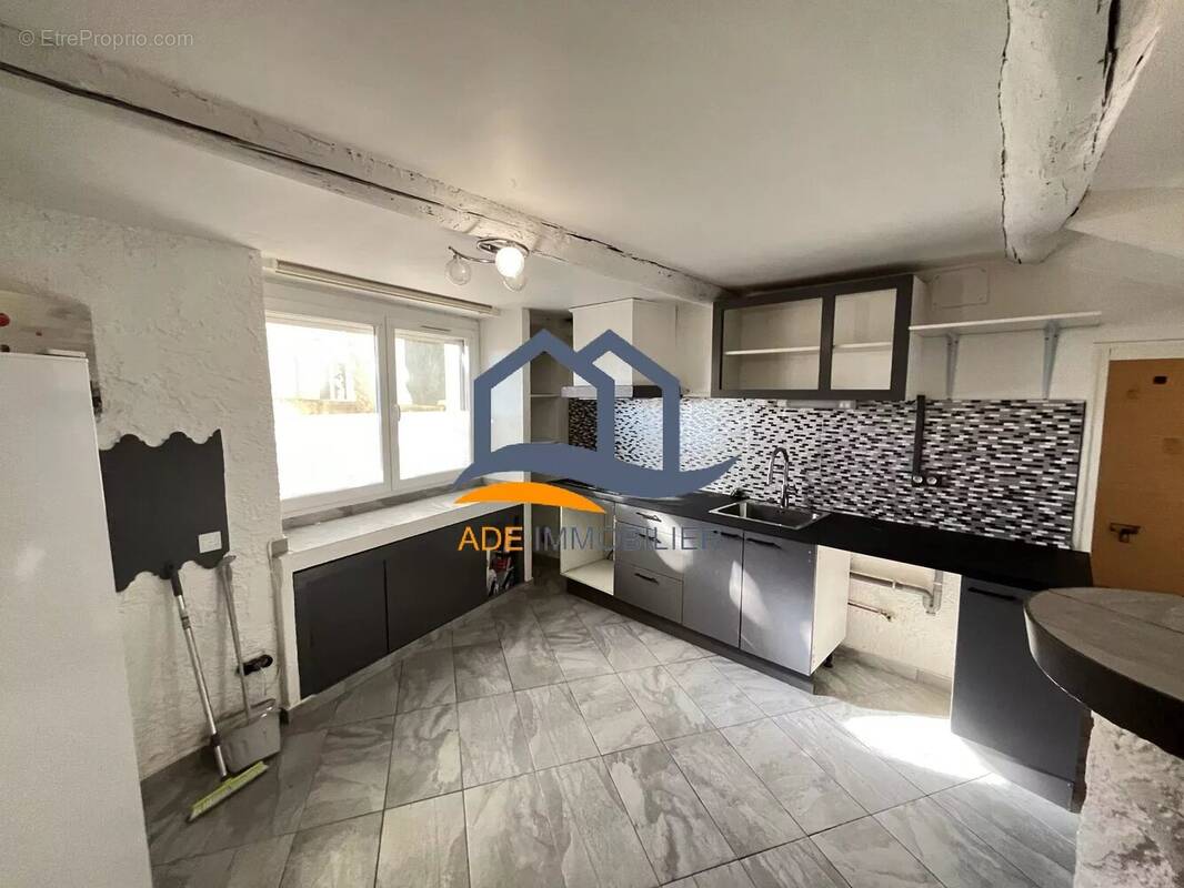 Appartement à EGUILLES