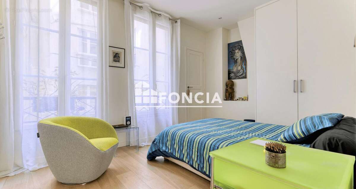 Appartement à PARIS-3E