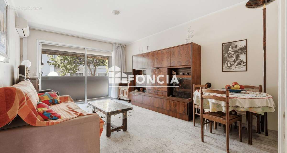 Cannes centre carnot dans residence securisee spacieux 2 pieces traversant balcon  loggia cave - photo 4