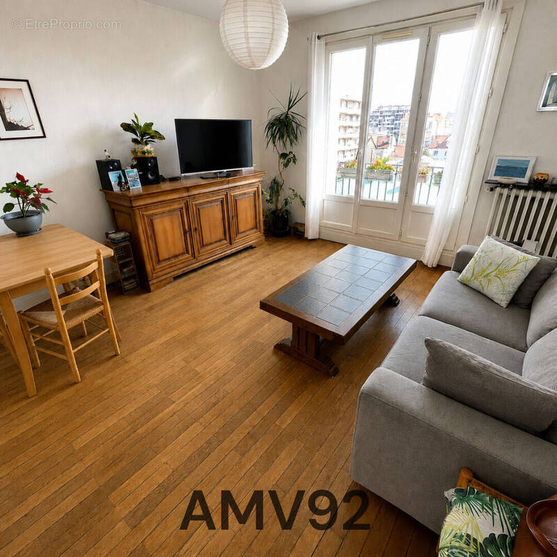 Appartement à LA GARENNE-COLOMBES
