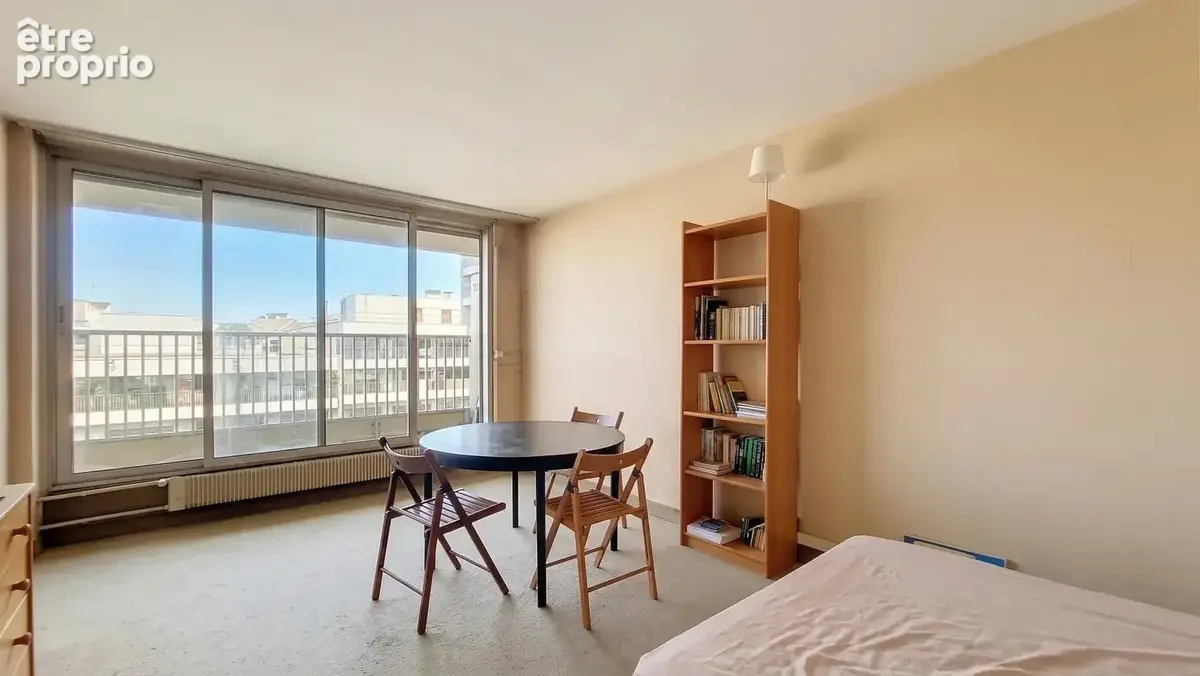 Grand studio avec balcon - parking - photo 2