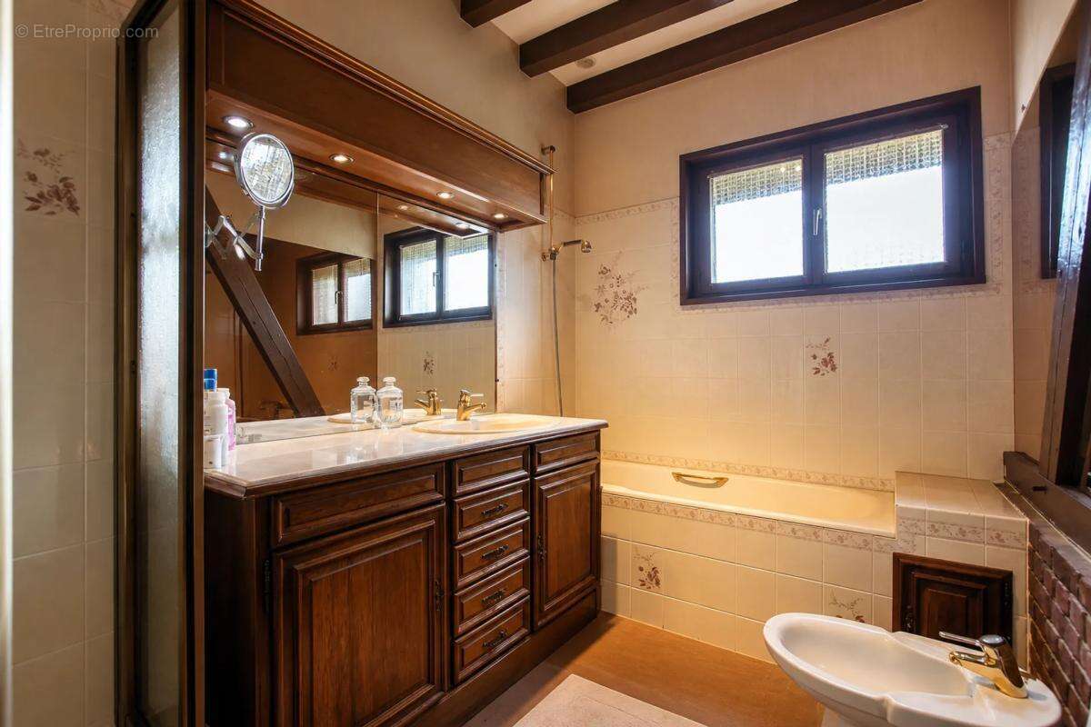 Maison de 5 pièces de 122 m² à La Rue-Saint-Pierre - photo 11