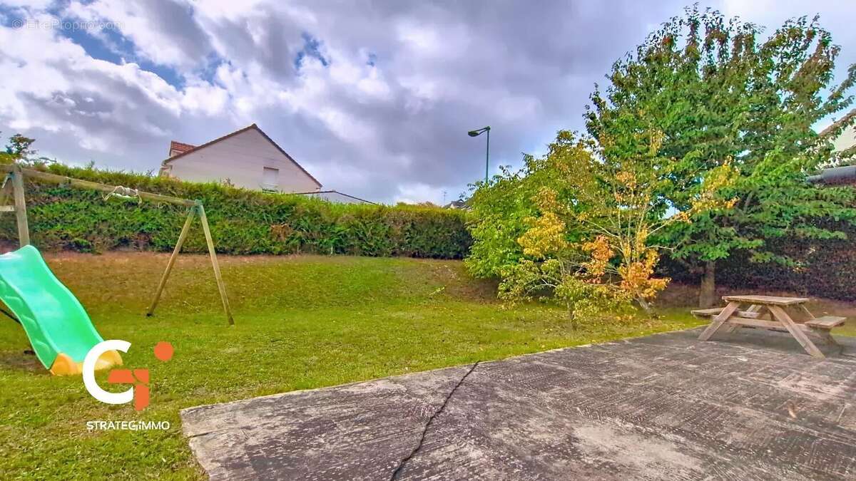 Maison à SAINT-ETIENNE-DU-ROUVRAY