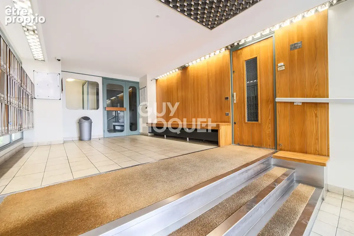Guy Hoquet Oberkampf  Exclusivité : Studio - 32,08m2 - Quartier Gambetta - photo 7
