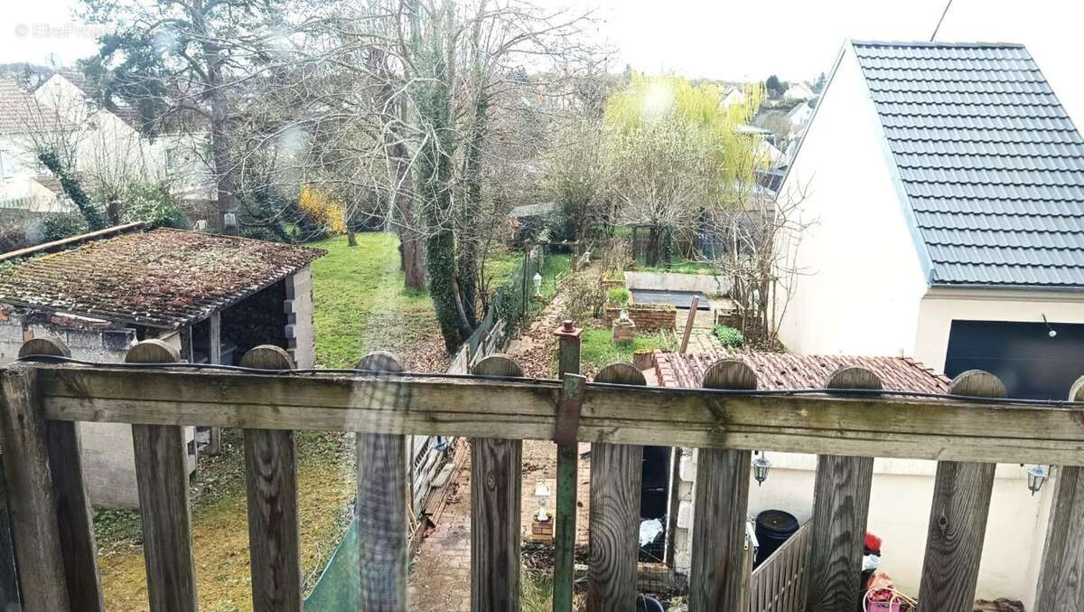 Maison à VAUX-LE-PENIL