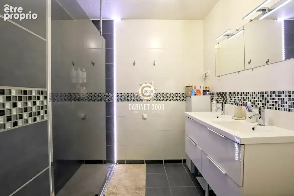 M2329 - CUERS - Pas Redon - Appartement T3 - RDJ - Terrasses - Garage double - photo 10