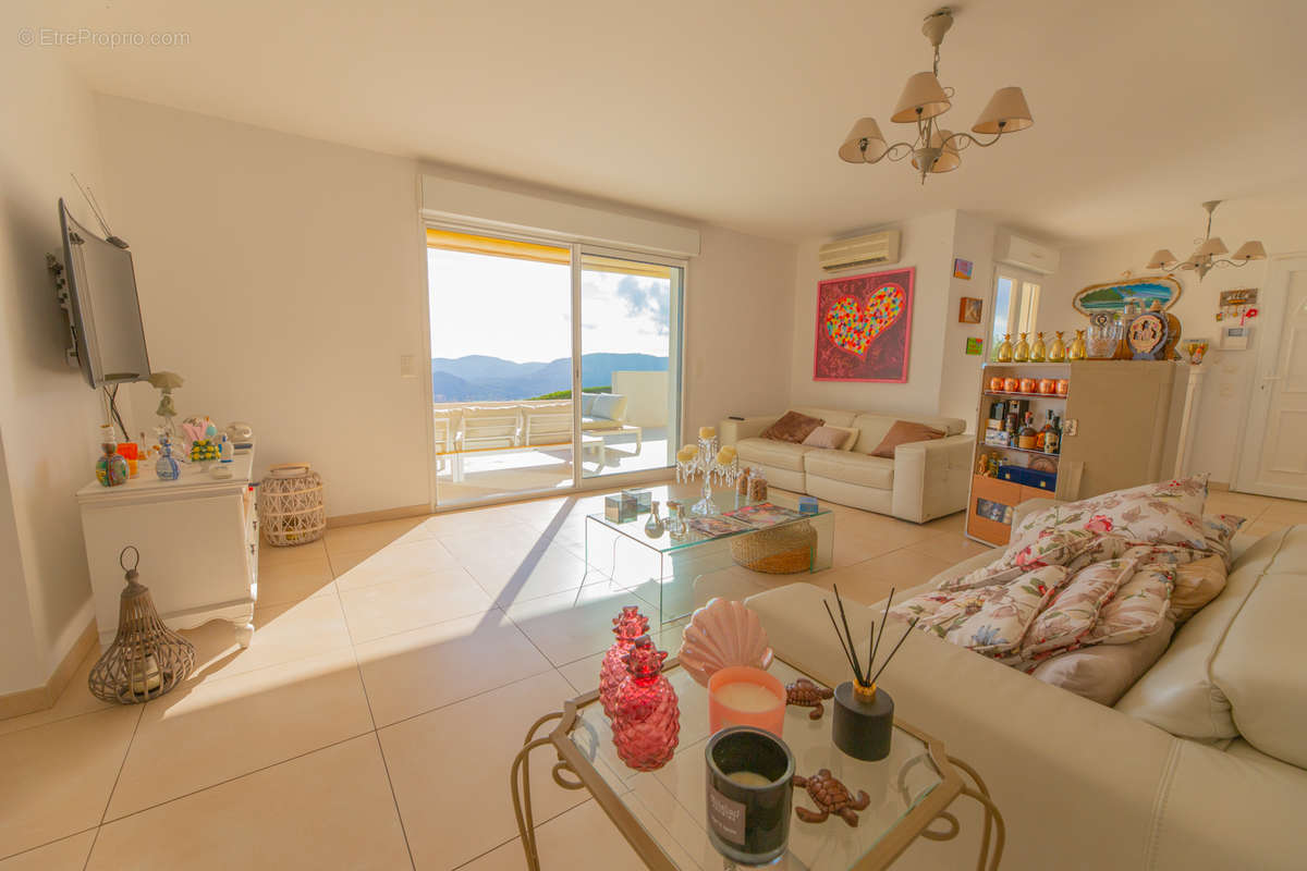 Maison à MANDELIEU-LA-NAPOULE