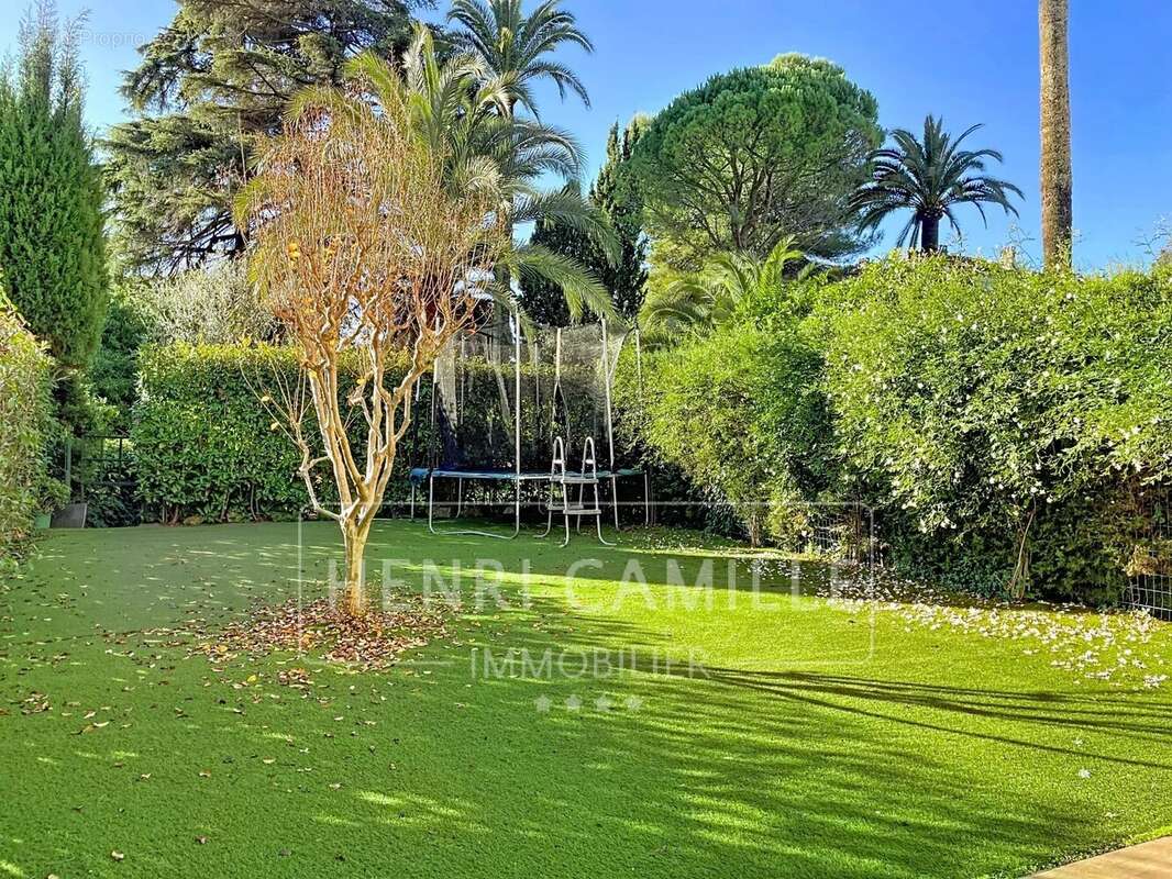 Appartement à LE CANNET