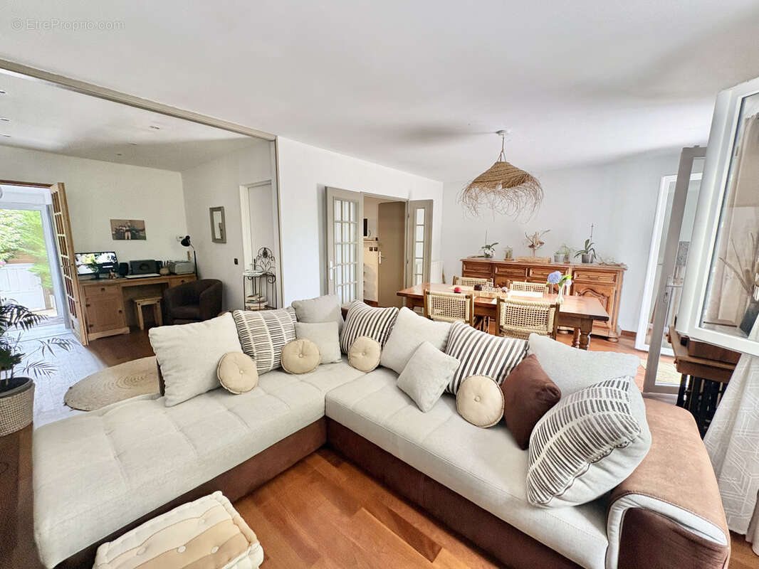 Jolie maison avec jardin 1010m2 au coeur d'un village très recherché - photo 12