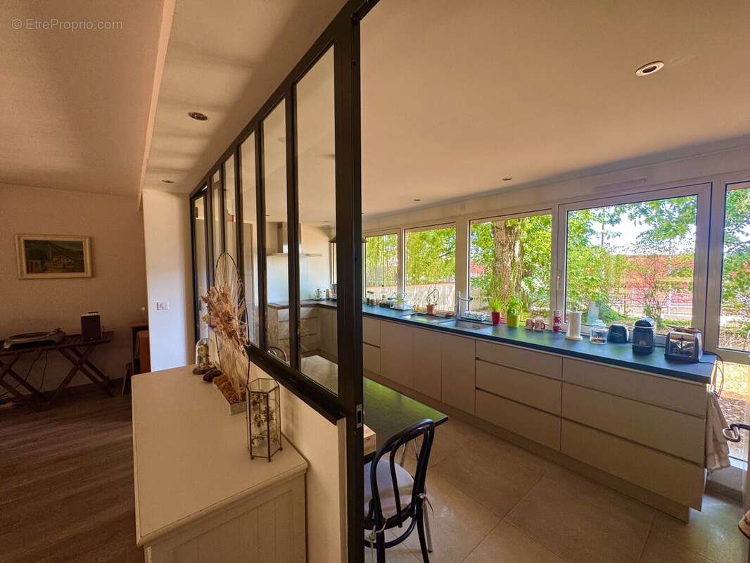 Appartement 165 m² à Bourg-En-Bresse  - photo 3