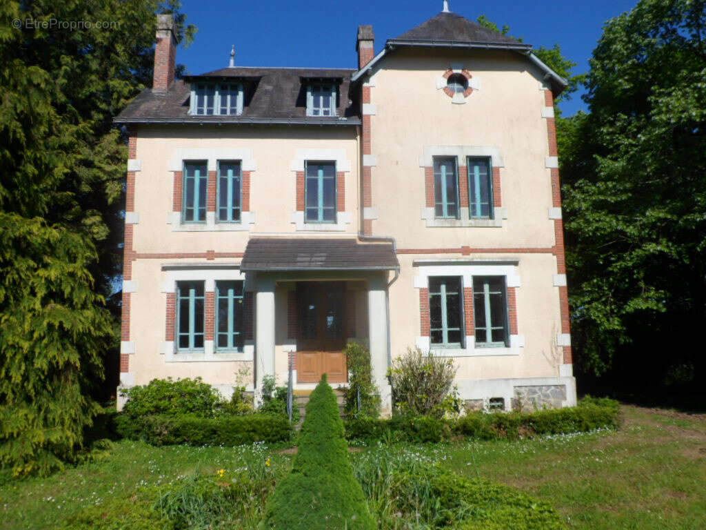 Maison à SAINT-PIERRE-DU-CHEMIN