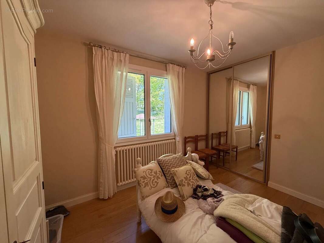 Maison à BREUX-JOUY