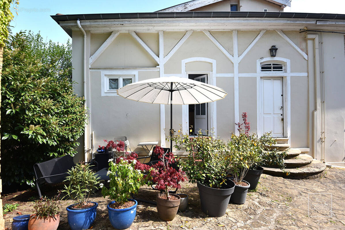 Appartement à SAINT-CYR-AU-MONT-D'OR