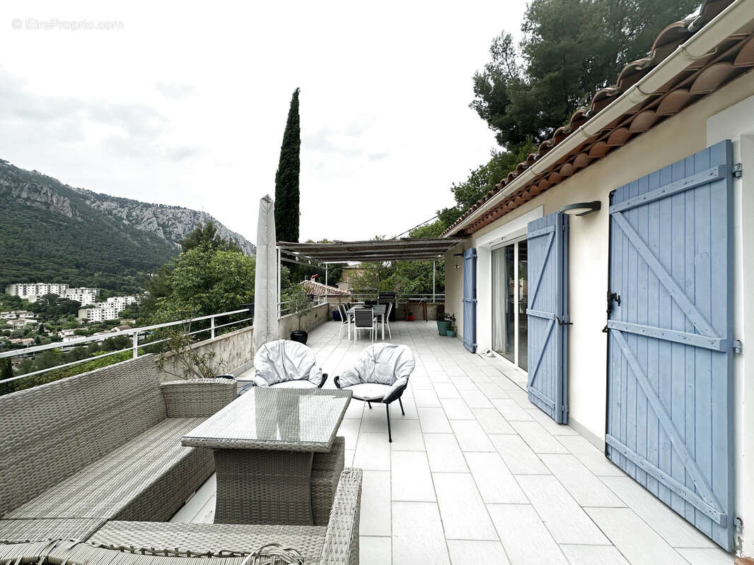 Maison à LE REVEST-LES-EAUX
