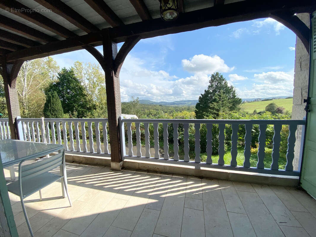 Maison à SAINT-PANTALEON-DE-LARCHE