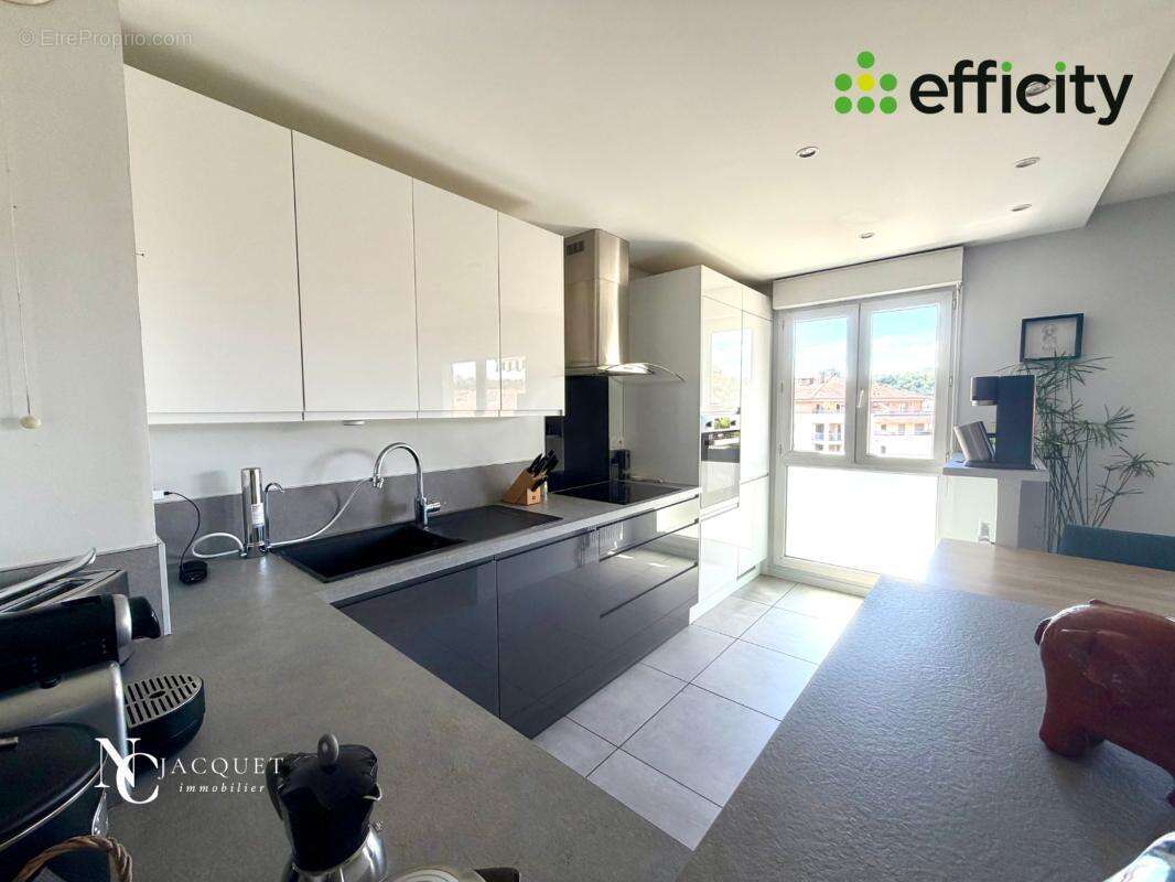 Appartement à LYON-9E