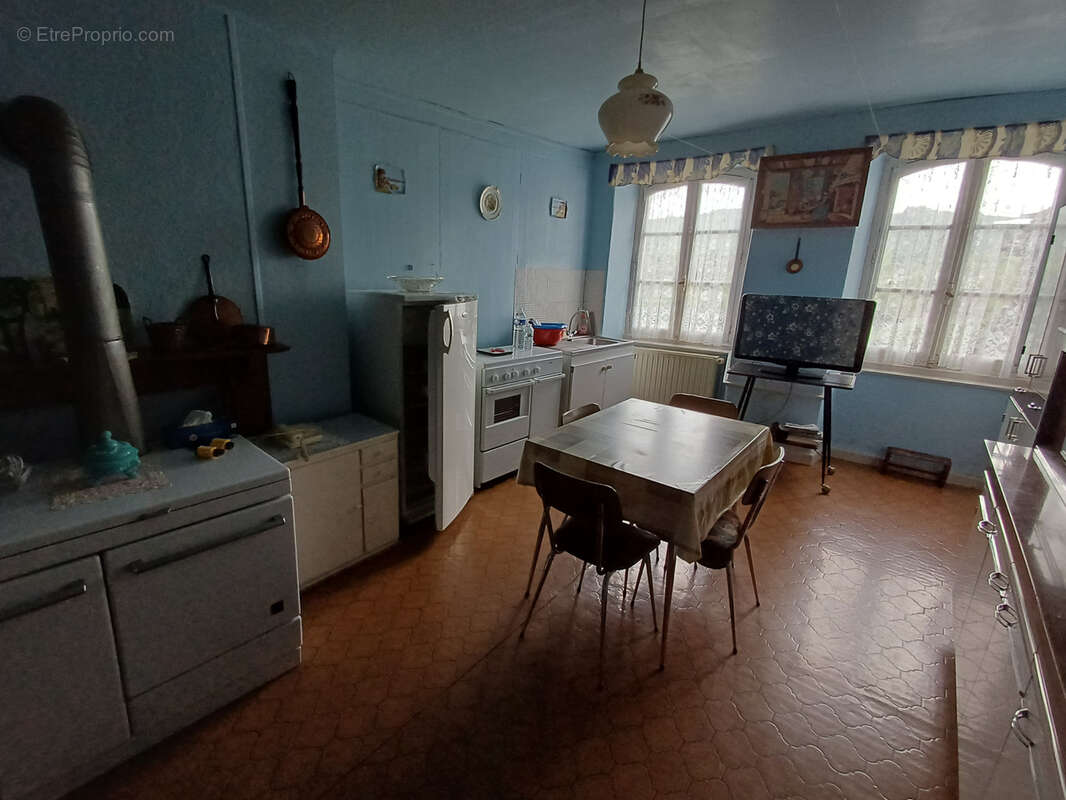 Maison à MONCEAUX-SUR-DORDOGNE