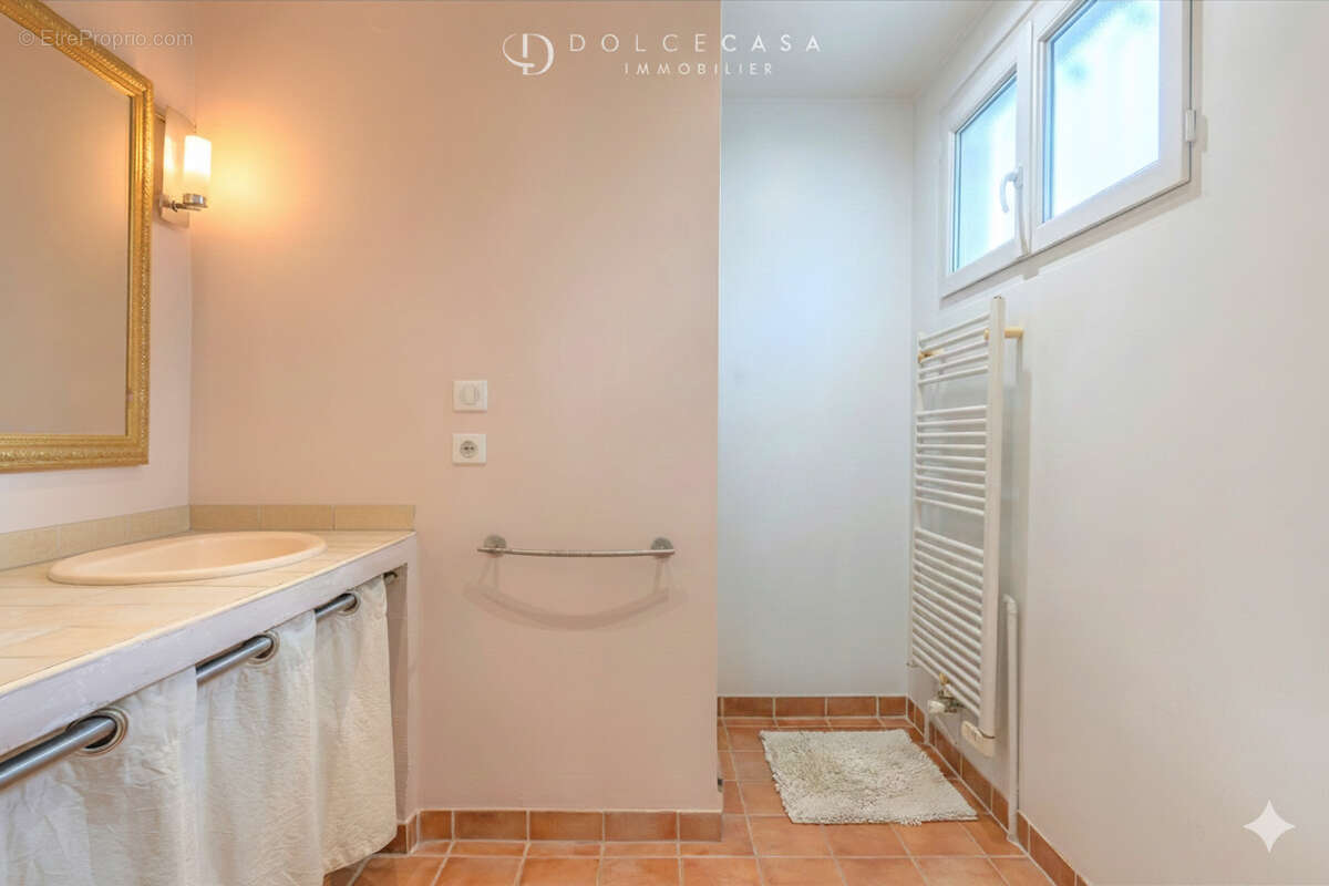 Maison à LE PERREUX-SUR-MARNE