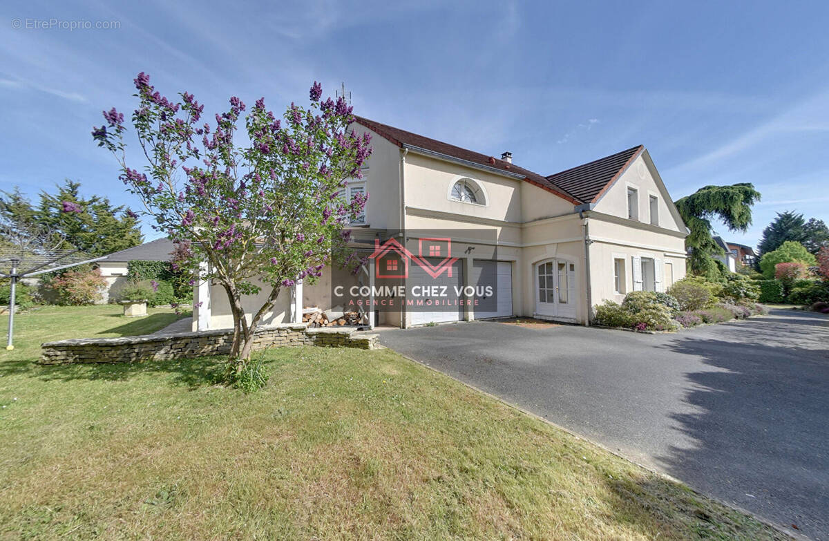 Maison à OZOIR-LA-FERRIERE