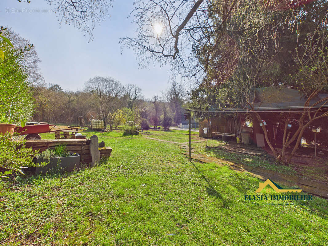 Maison à VILLECEY-SUR-MAD