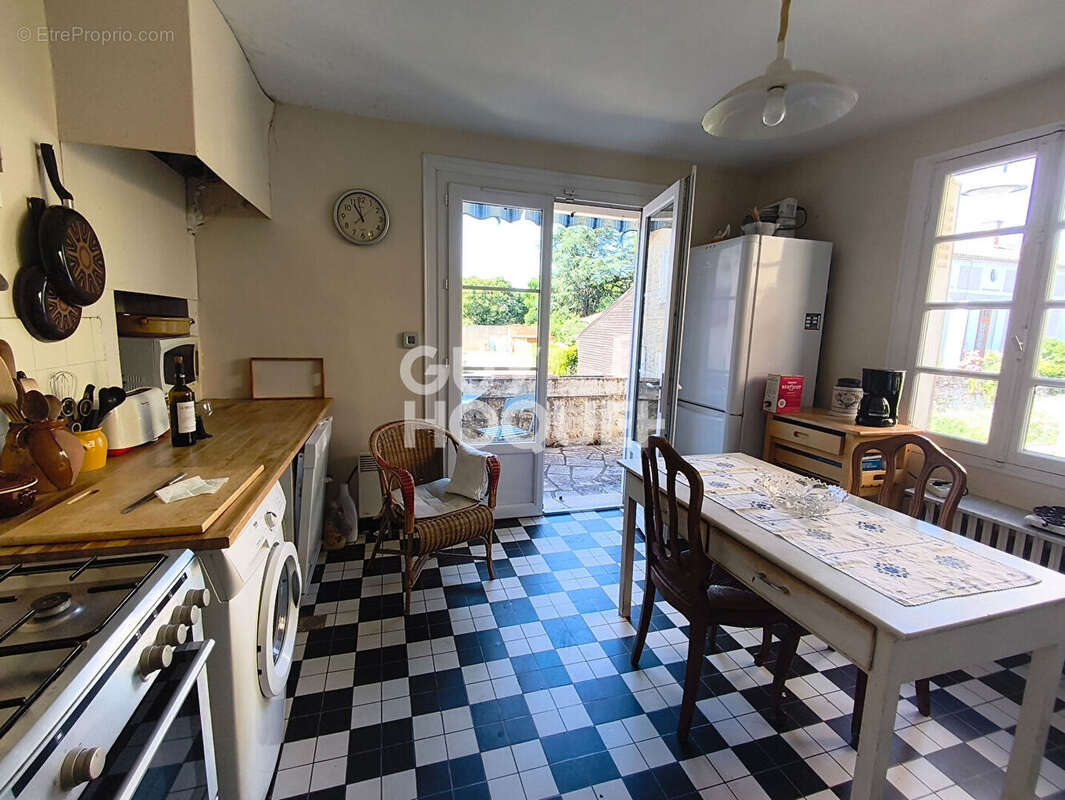 Maison à COUTHURES-SUR-GARONNE