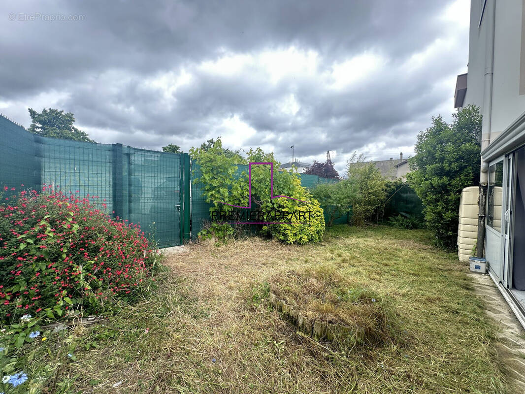 Appartement à SARTROUVILLE