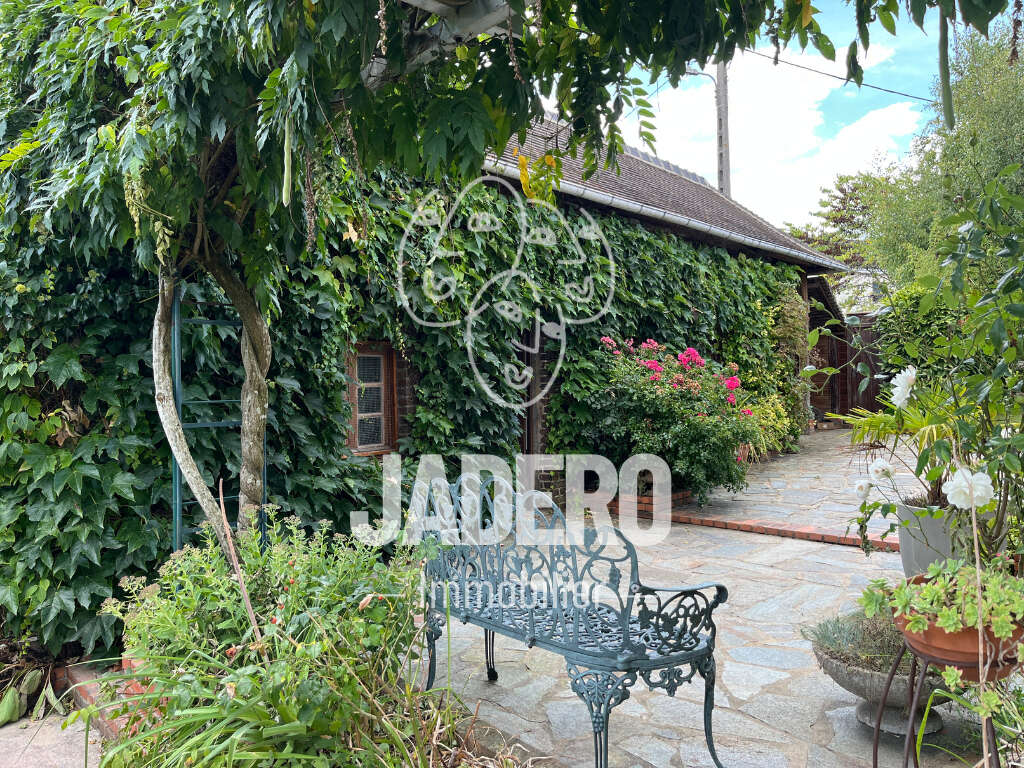 Maison à LE MESNIL-ESNARD