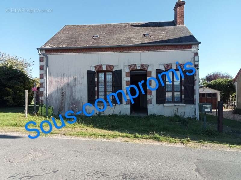 Maison à IVOY-LE-PRE