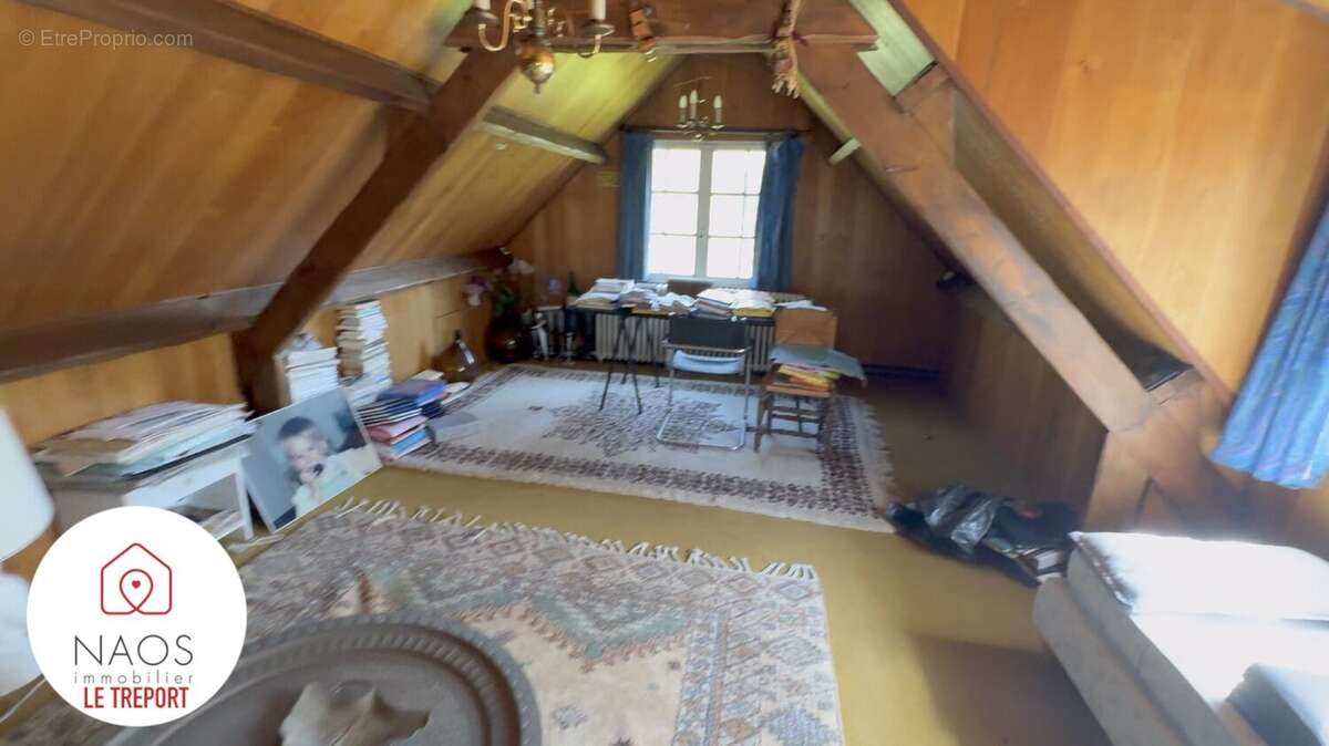 Pavillon individuel sur terrain de 2442 m² - photo 4