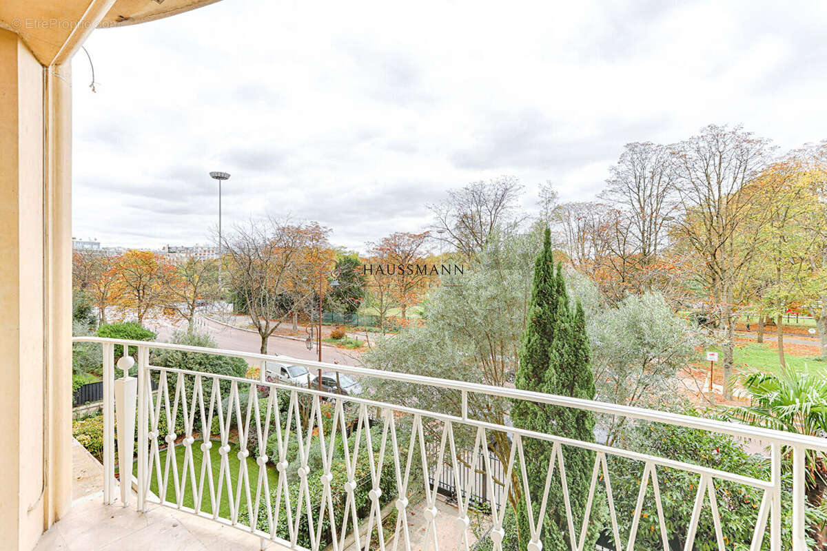 Appartement à NEUILLY-SUR-SEINE
