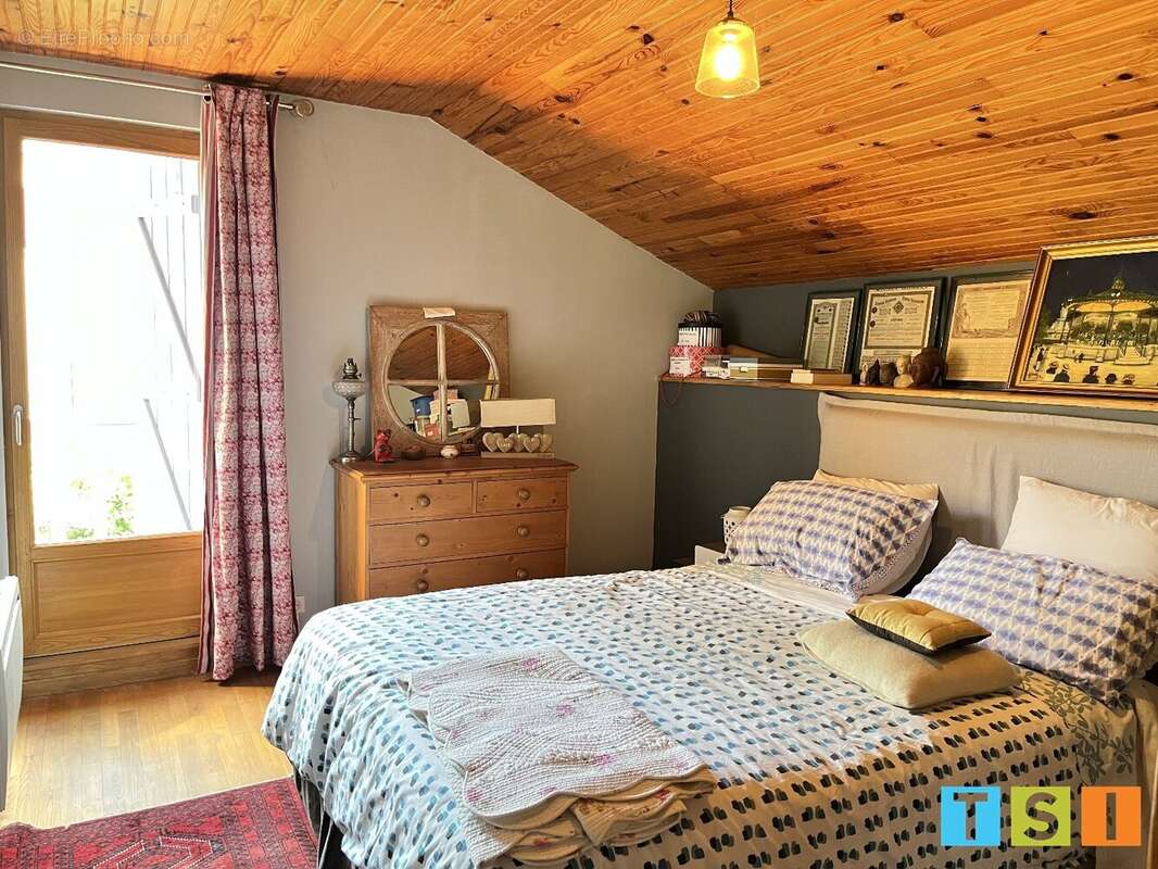 Troubat : Maison de village de charme entièrement rénovée par des artisans au coeur de la Barousse - photo 7