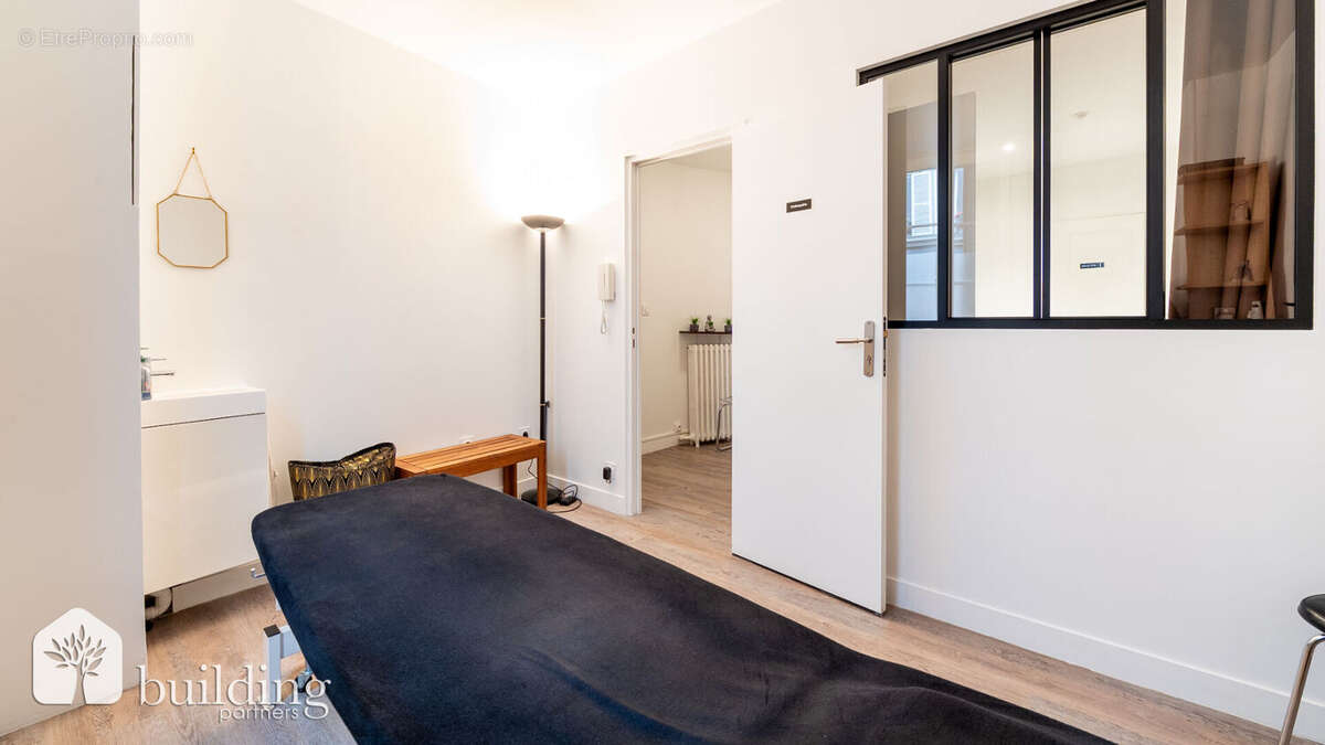 Batignolles Cardinet Paris 17ème - Appartement 2 pièces 23 m² - photo 4