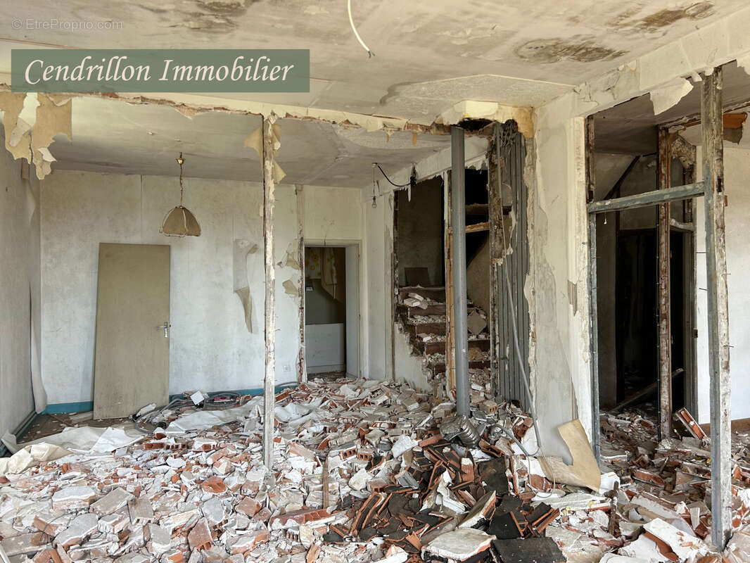 Projet de Rénovation : Ensemble Immobilier (2 Maisons + 2 Granges) sur 1537 m2 - photo 14