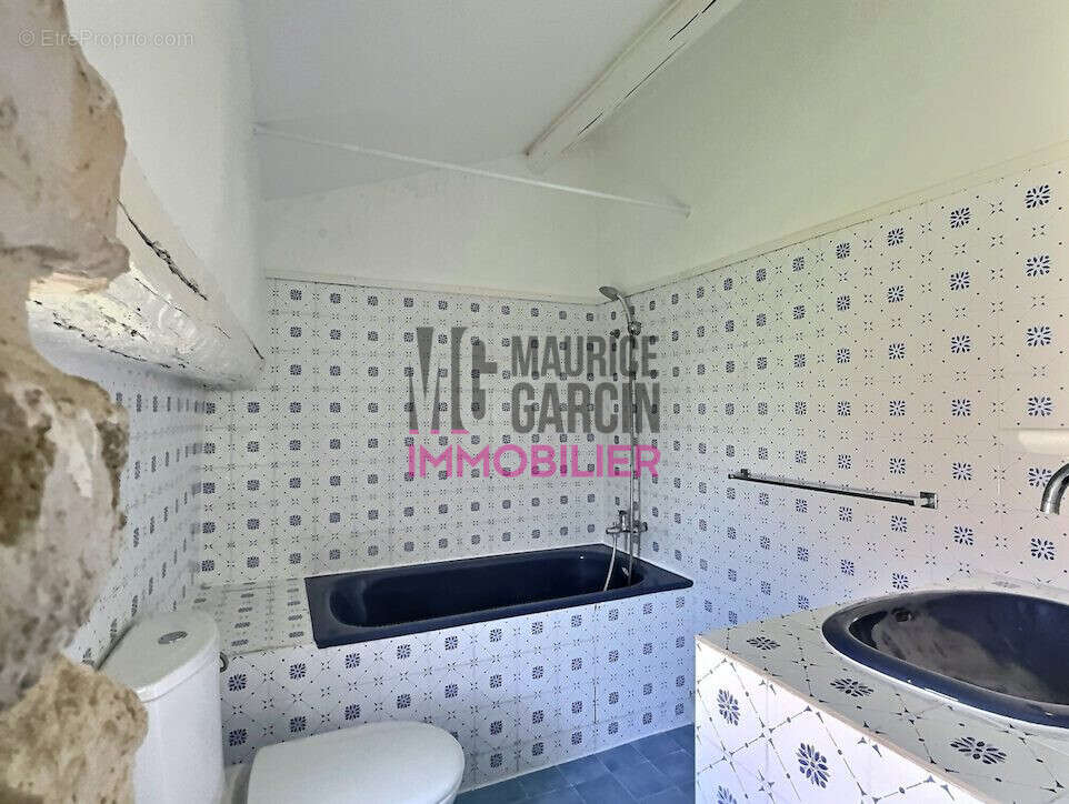 Maison à PERNES-LES-FONTAINES