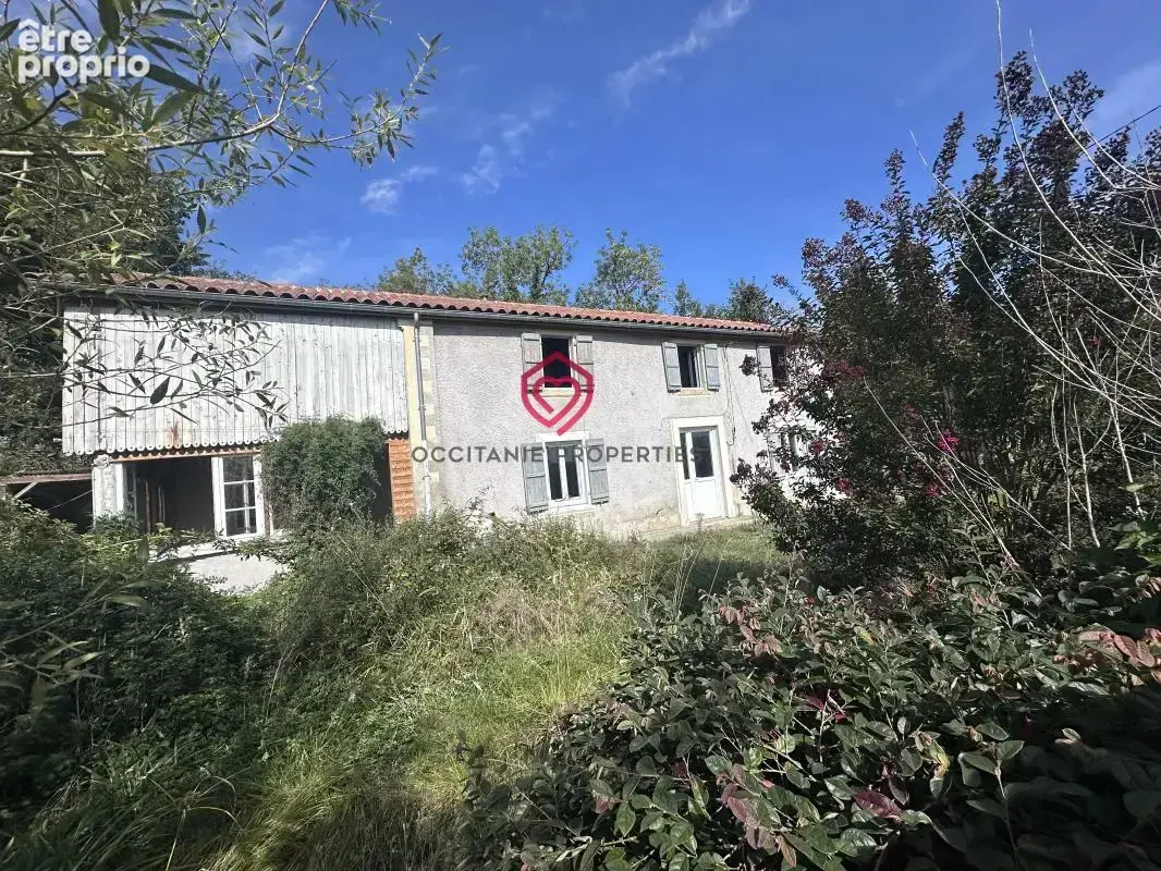 Propriété de caractère à rénover avec dépendances - photo 34