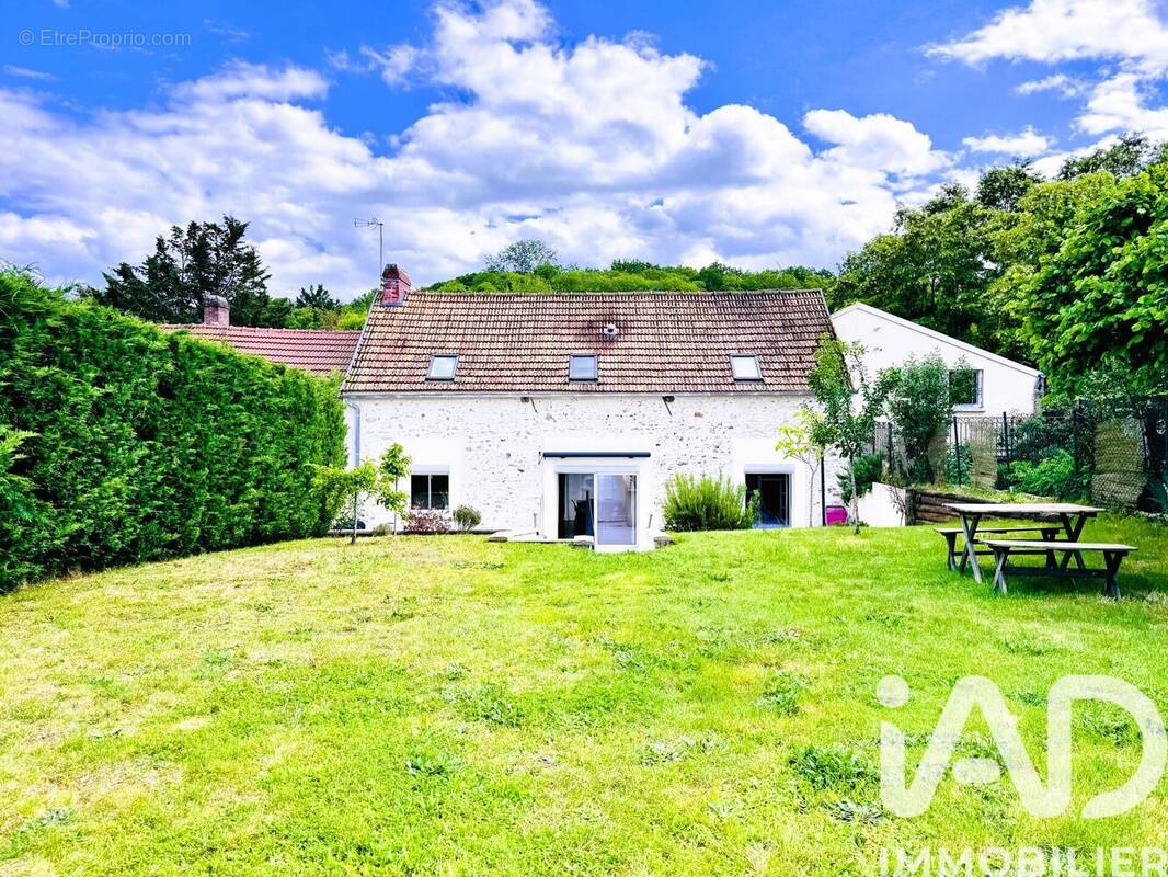 Photo 1 - Maison à BAZOCHES-SUR-GUYONNE