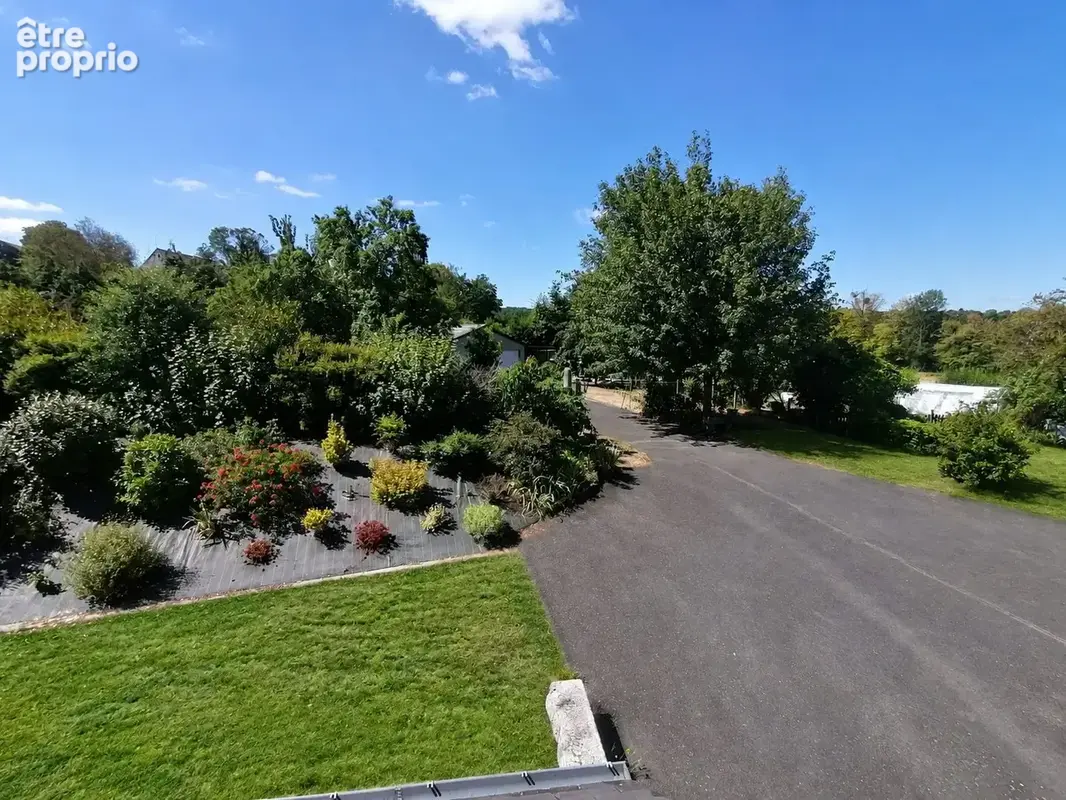 Maison 154 m² à Saint-Chabrais  - photo 4