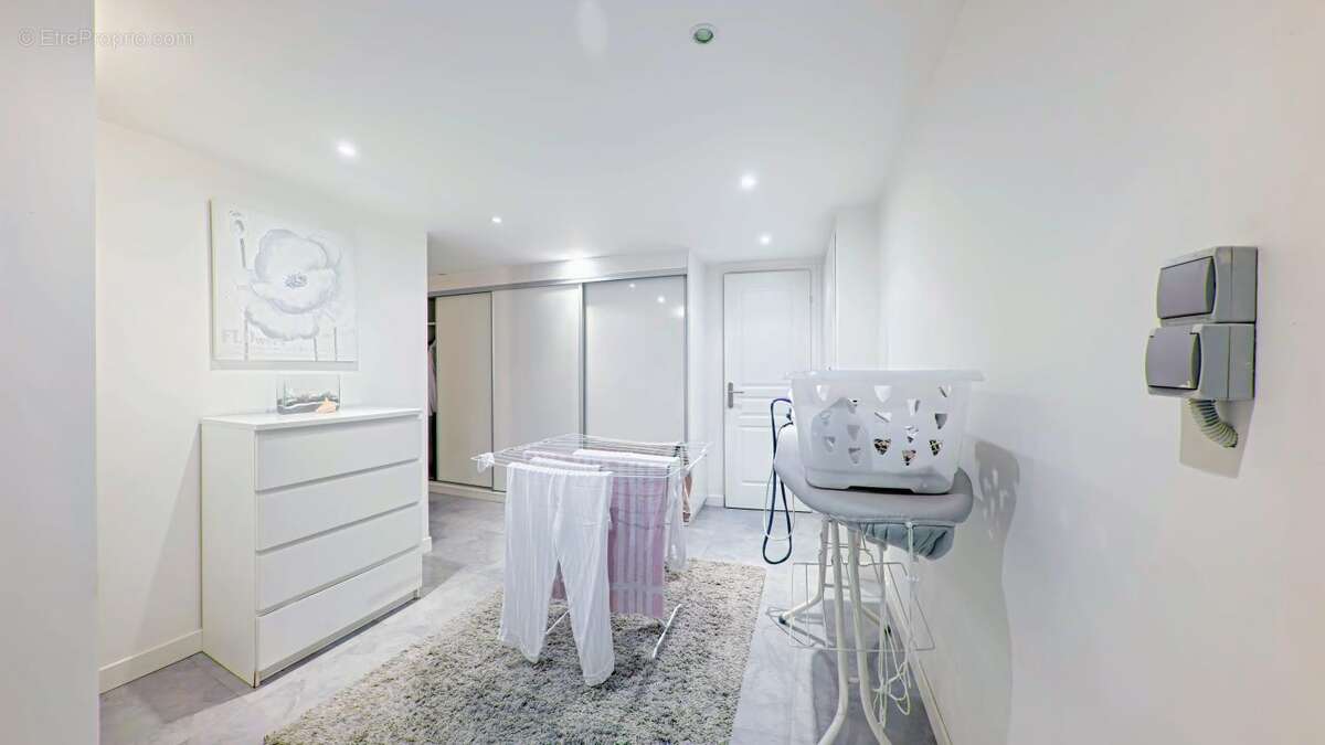 Maison à SAINT-MAUR-DES-FOSSES