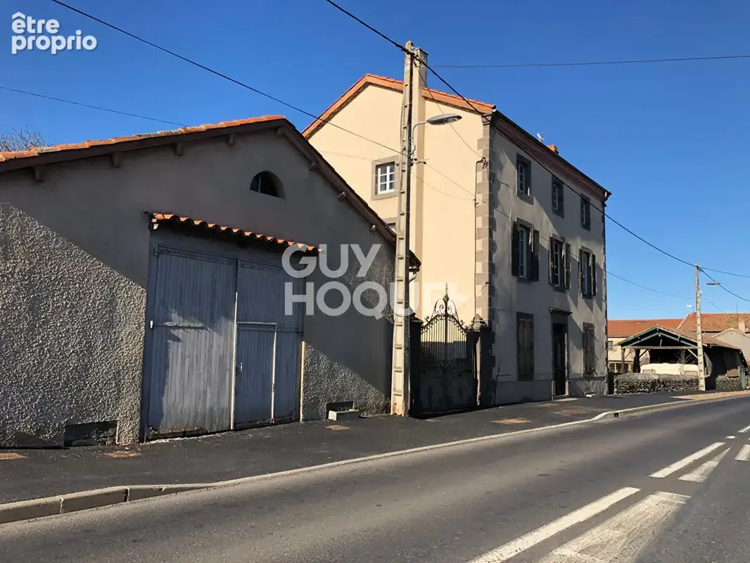 Maison avec dépendances et terrain - photo 2