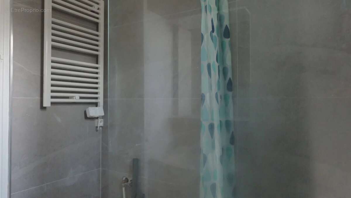 Appartement à MARSEILLE-3E