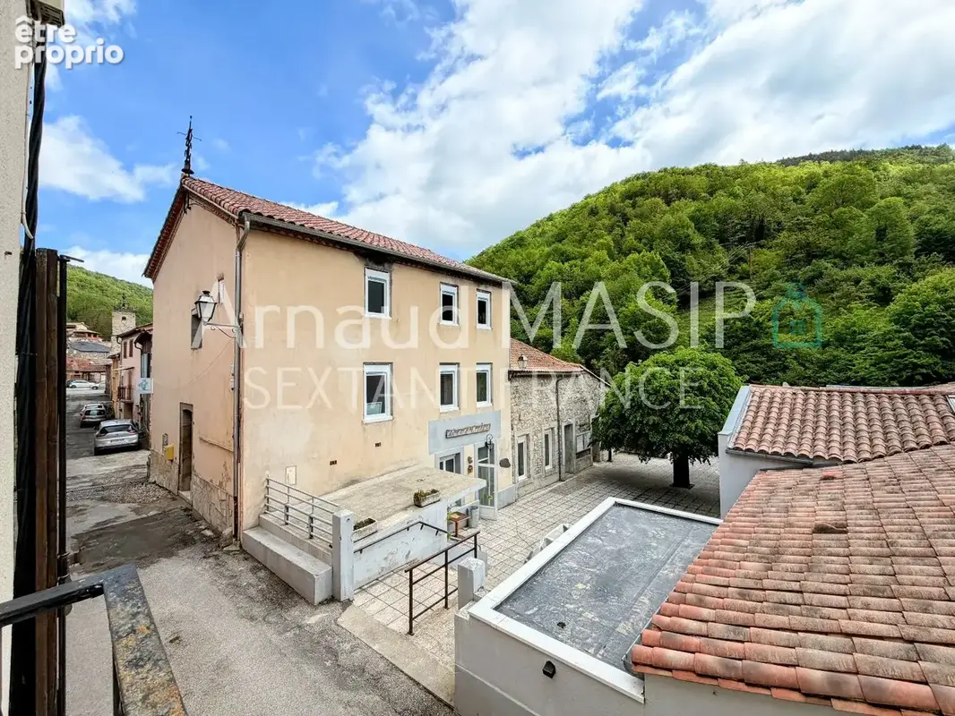 Coquette maison de village renovee avec garage et balconet dans village prise - photo 15