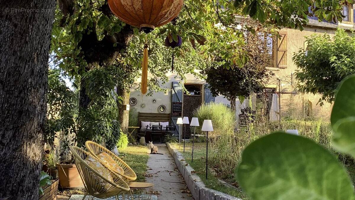 Maison à MONTBAZENS