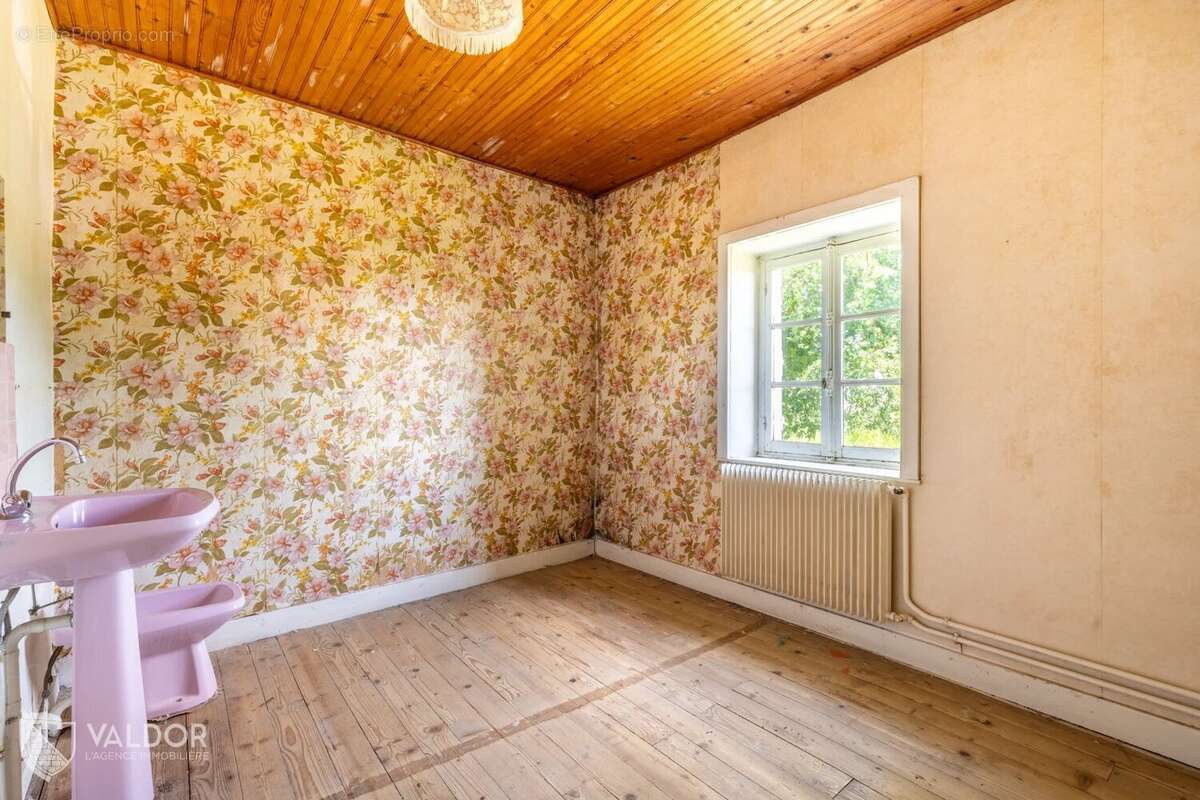 Maison à REGNIE-DURETTE
