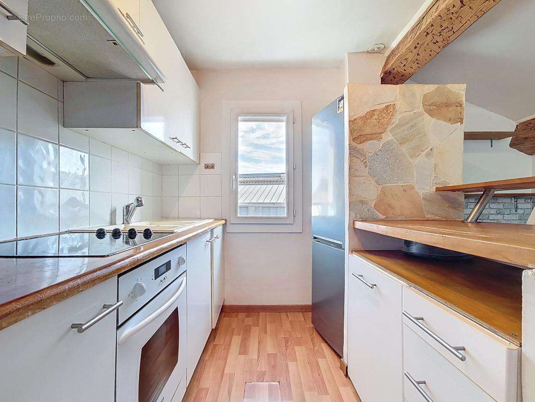 À vendre à Toulon Est (83100), appartement T2 mansardé en dernier étage - photo 2