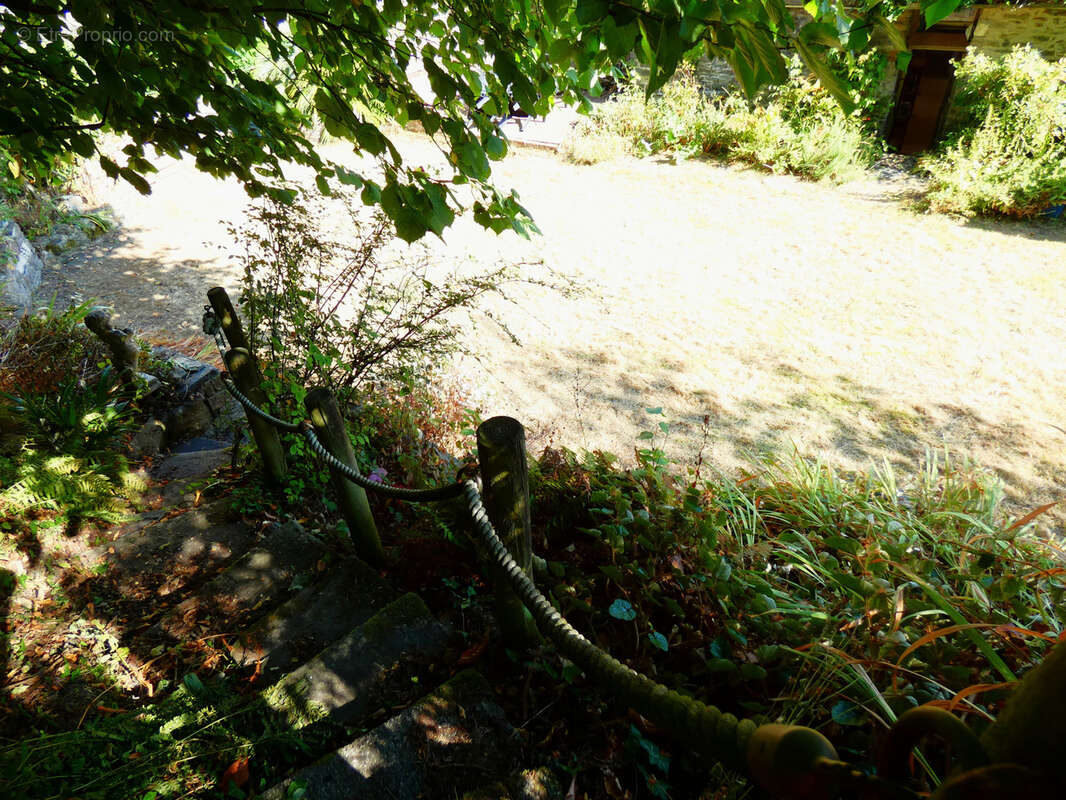 Appartement atypique avec jardin de 200 m2 - photo 13