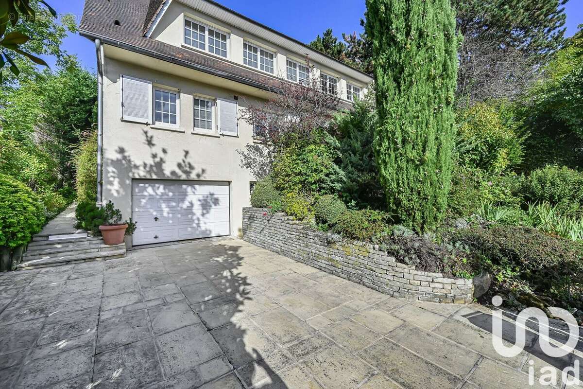 Photo 2 - Maison à LA CELLE-SAINT-CLOUD