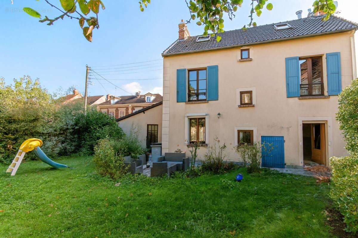 Maison à ROSNY-SUR-SEINE