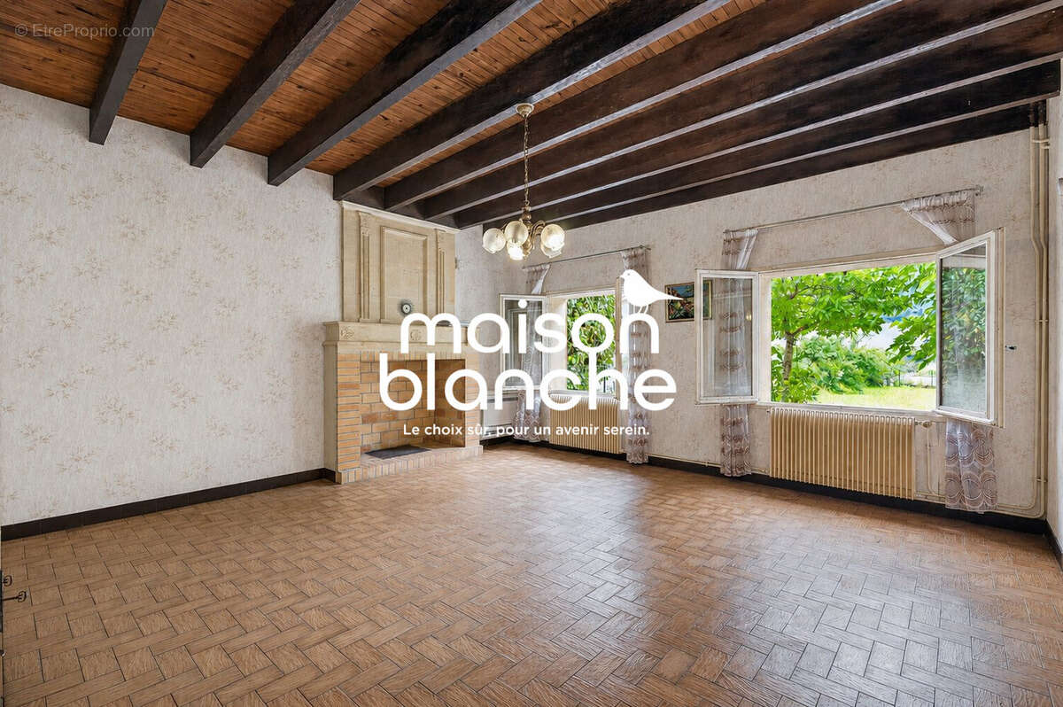 Maison à MONTAGNE
