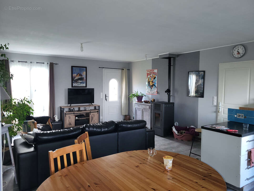 Maison à CASTERA-VERDUZAN