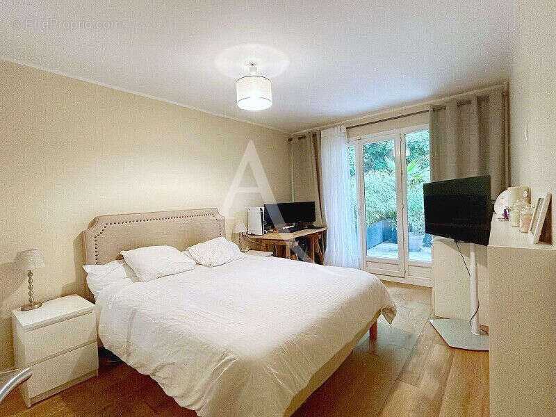 Appartement à SURESNES